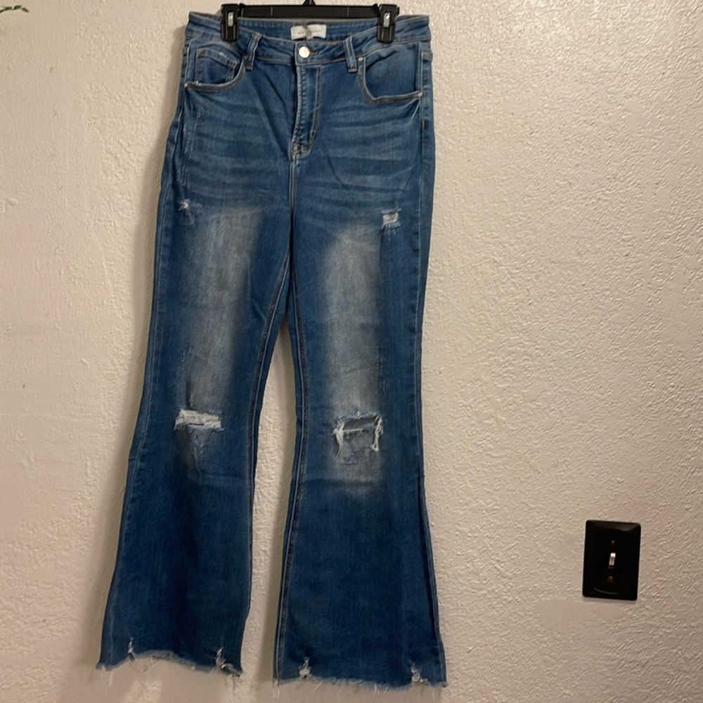 Risen Flare Jeans
